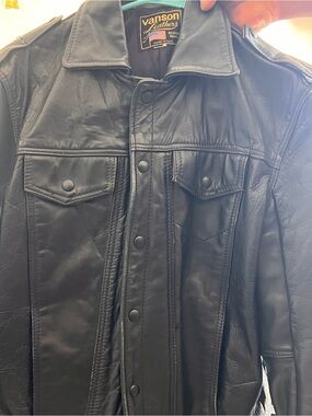 Vanson Leathers Men’s Black Leather Bomber Jacket